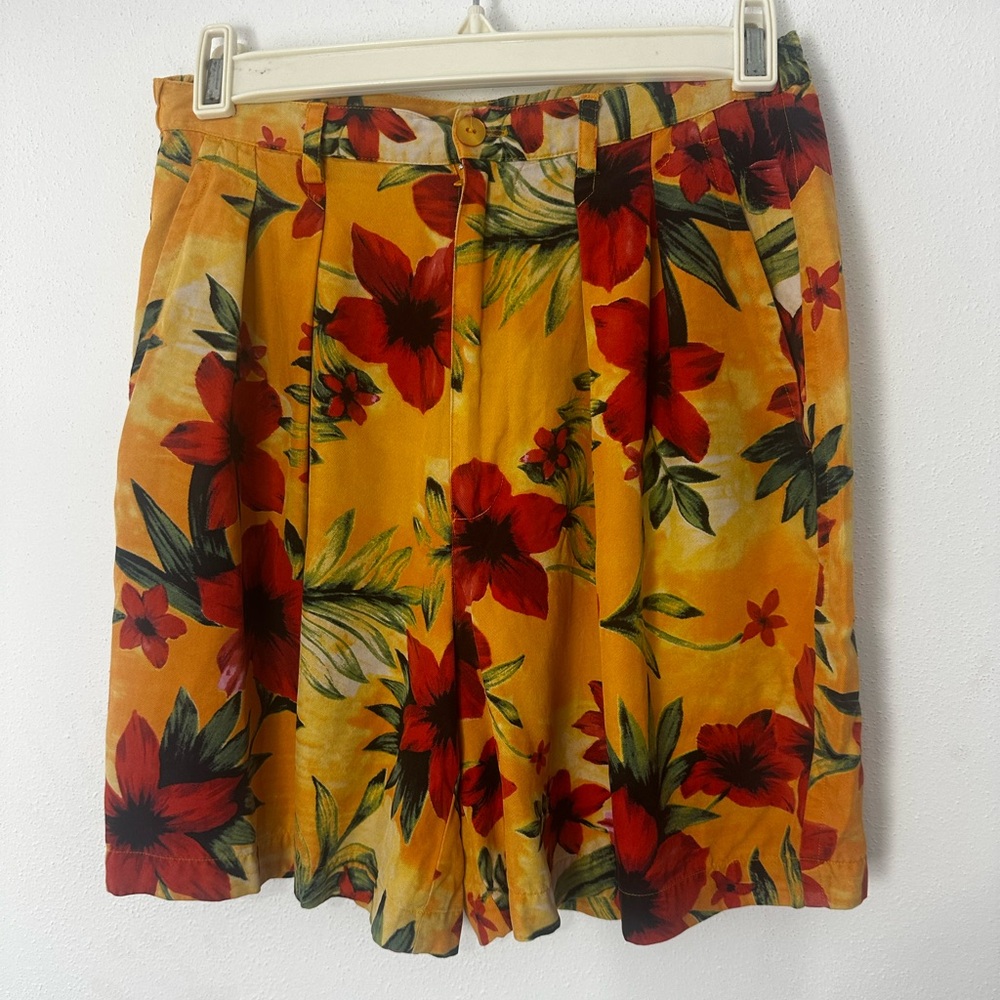 Honolulu Lulu shorts 100% 6 floral yellow women’s size 6 EUC (bin 32)